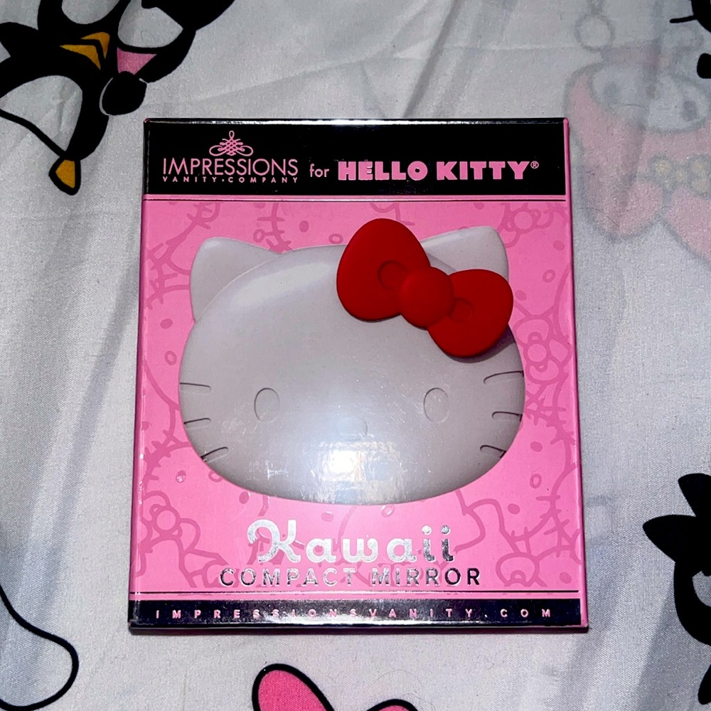Hello kitty Mirror
